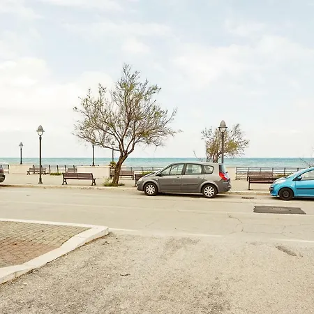 Guesthost - Airport Seaview Apartament Bari