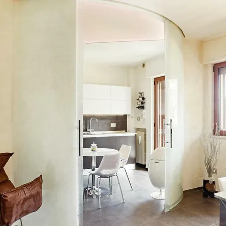 Guesthost - Airport Seaview