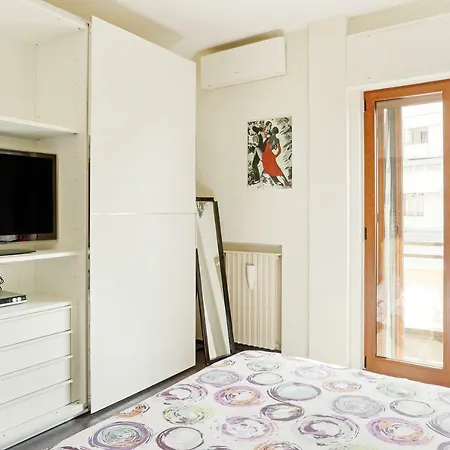 Guesthost - Airport Seaview