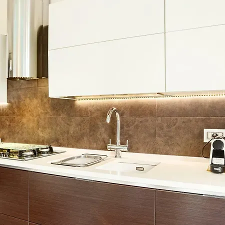 Guesthost - Airport Seaview Bari