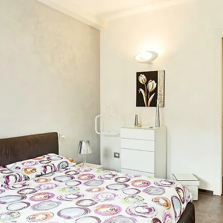 Guesthost - Airport Seaview Bari